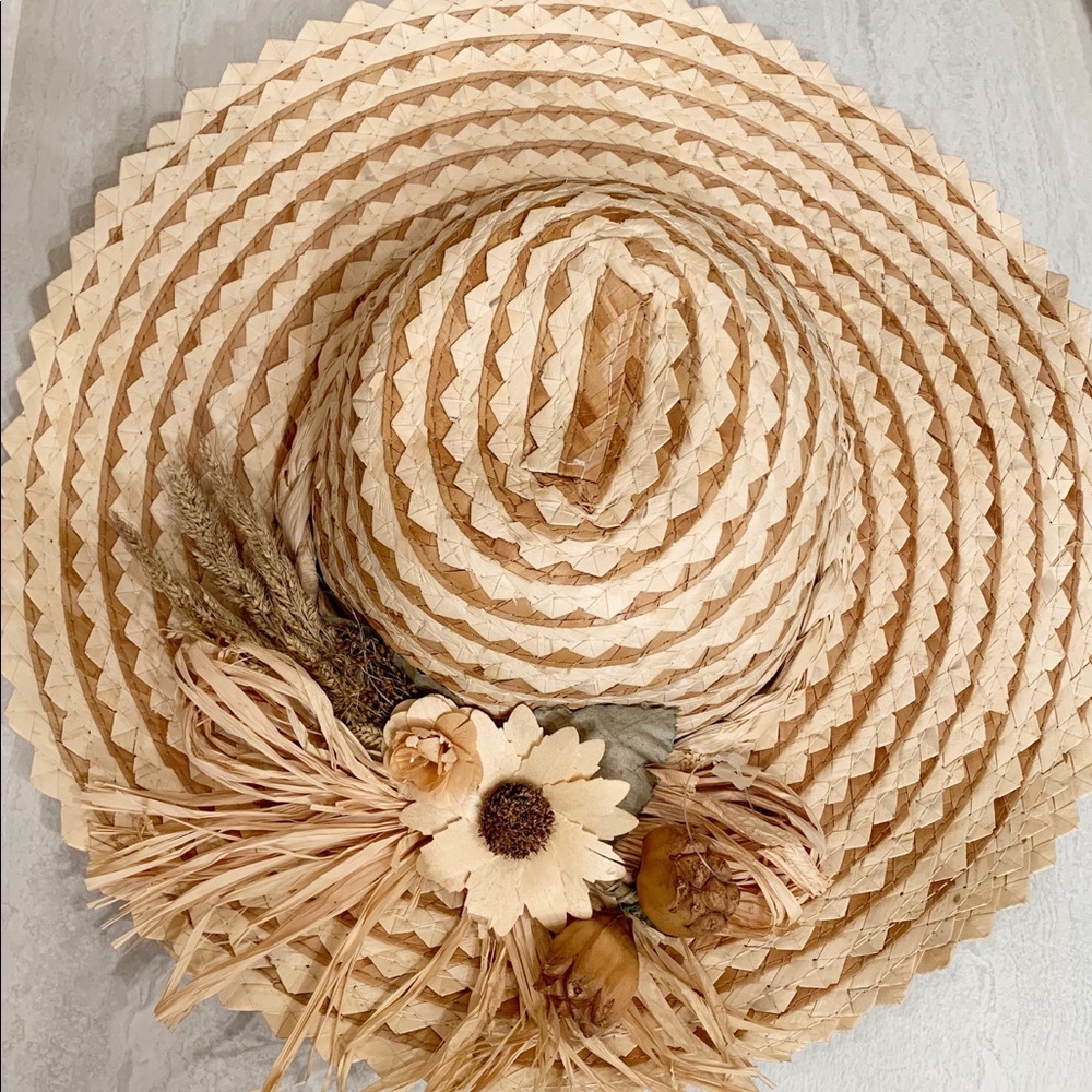 COTTON CONNECT floral, straw hat made with natural fibers  NWT Med